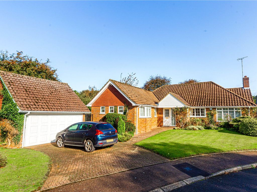 3 bed bungalow for sale in The Larches, Shootersway, Berkhamsted, Hertfordshire HP4, £795,000