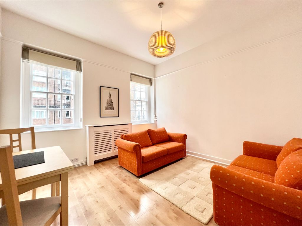 1 bed flat for sale in Rogers House, Page Street, Westminster, London SW1P, £435,000