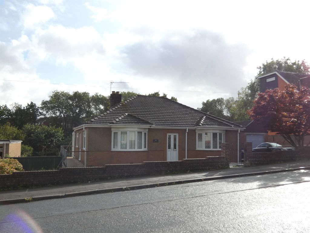 3 bed bungalow for sale in Andrew Road, Penarth CF64, £350,000