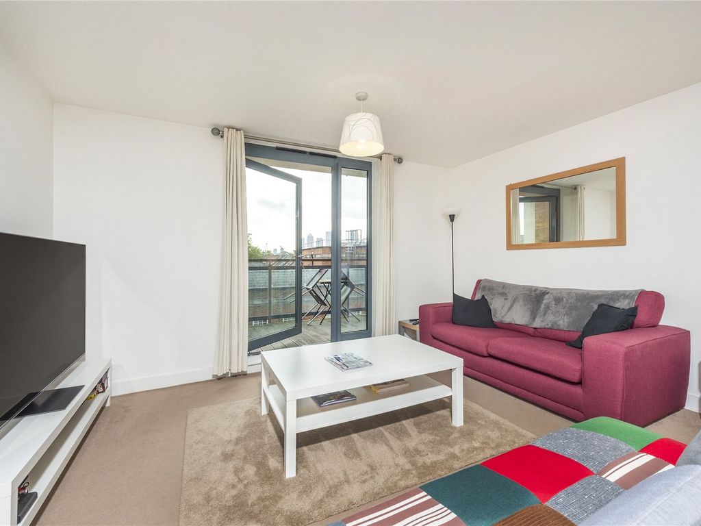 1 bed flat for sale in Wapping Lane, Tower Bridge E1W, £390,000
