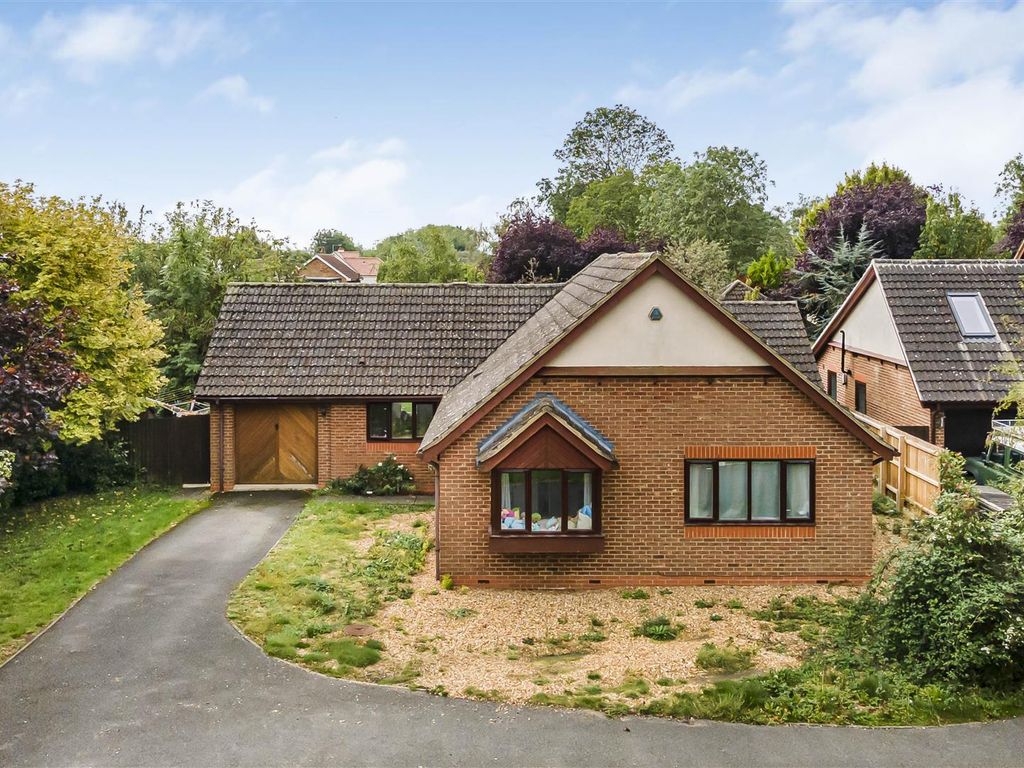3 bed detached bungalow for sale in Mallows Close, Comberton, Cambridge CB23, £500,000