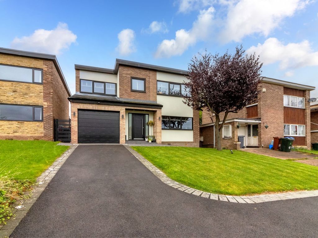 4 bed detached house for sale in Limes Close, Staincross, Barnsley S75, £395,000