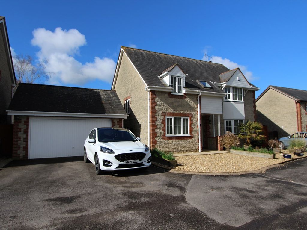 5 bed detached house for sale in Turnpike Gate, Wickwar GL12, £625,000