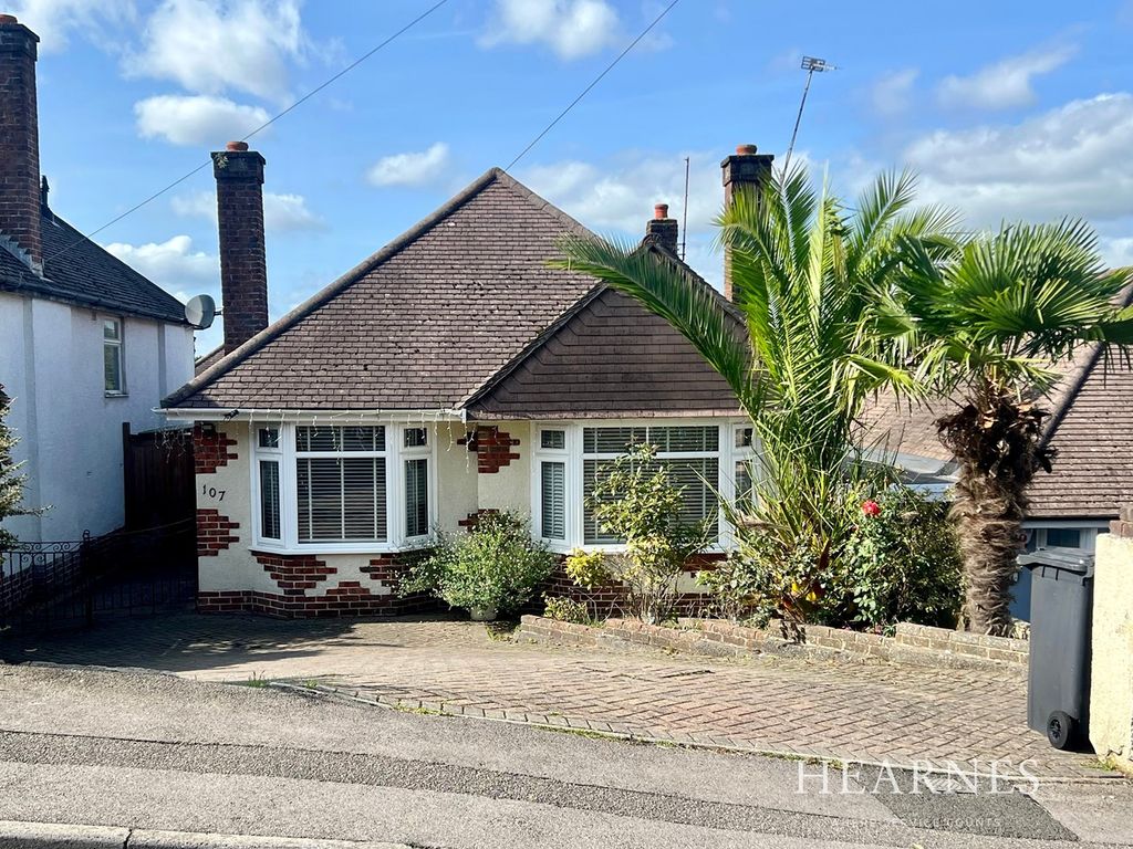 3 bed detached bungalow for sale in Churchill Road, Poole BH12, £340,000