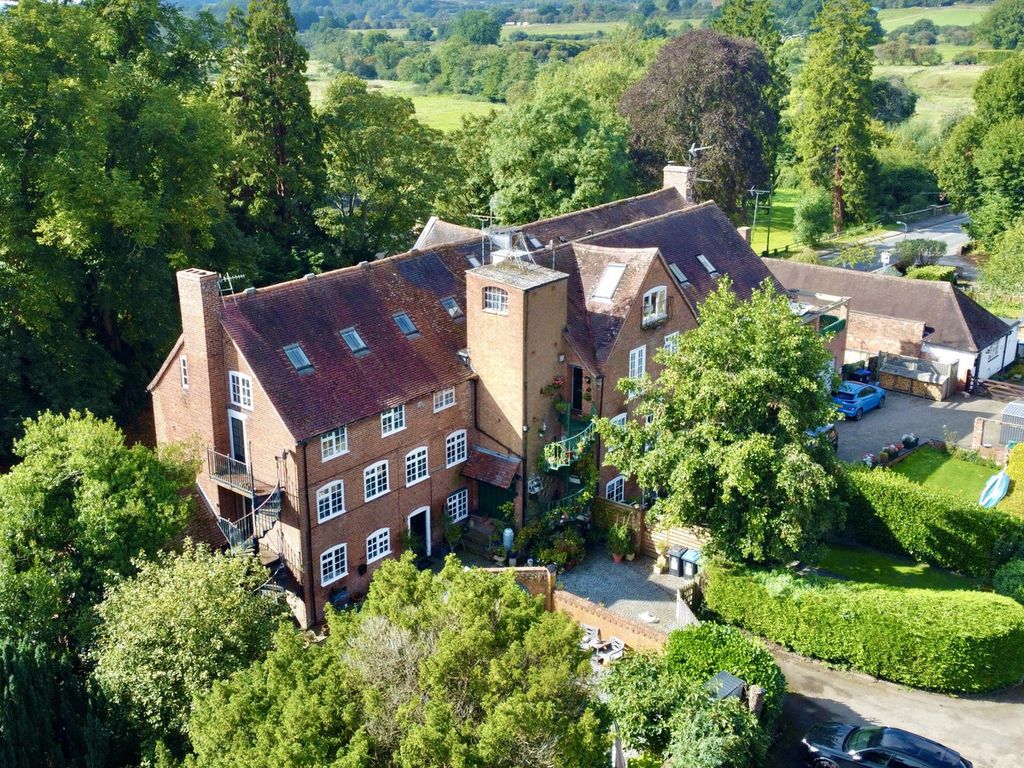 3 bed flat for sale in Stratford Road, Henley-In-Arden B95, £550,000