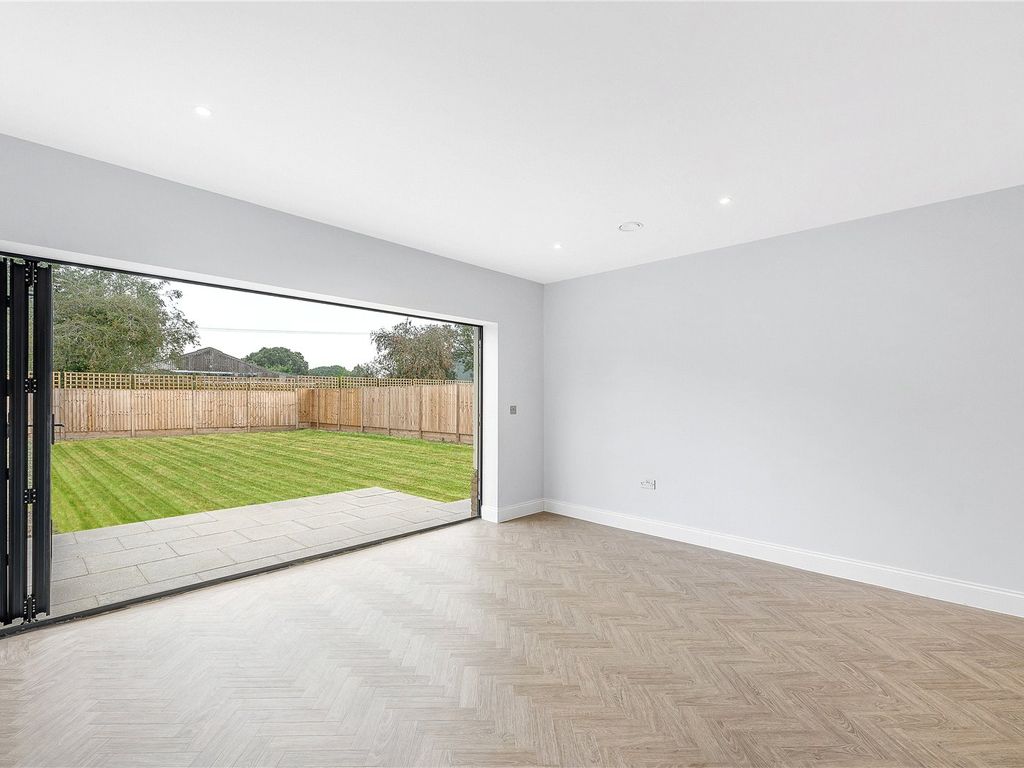 New home, 3 bed bungalow for sale in Oak Hill Road, Stapleford Abbotts, Romford, Essex RM4, £770,000