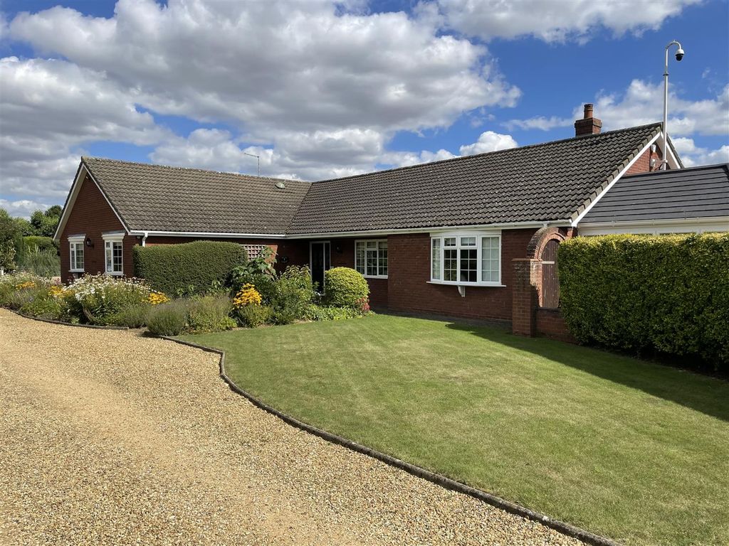 Bungalow for sale in Back Lane, Deeping St. James, Peterborough PE6, £475,000