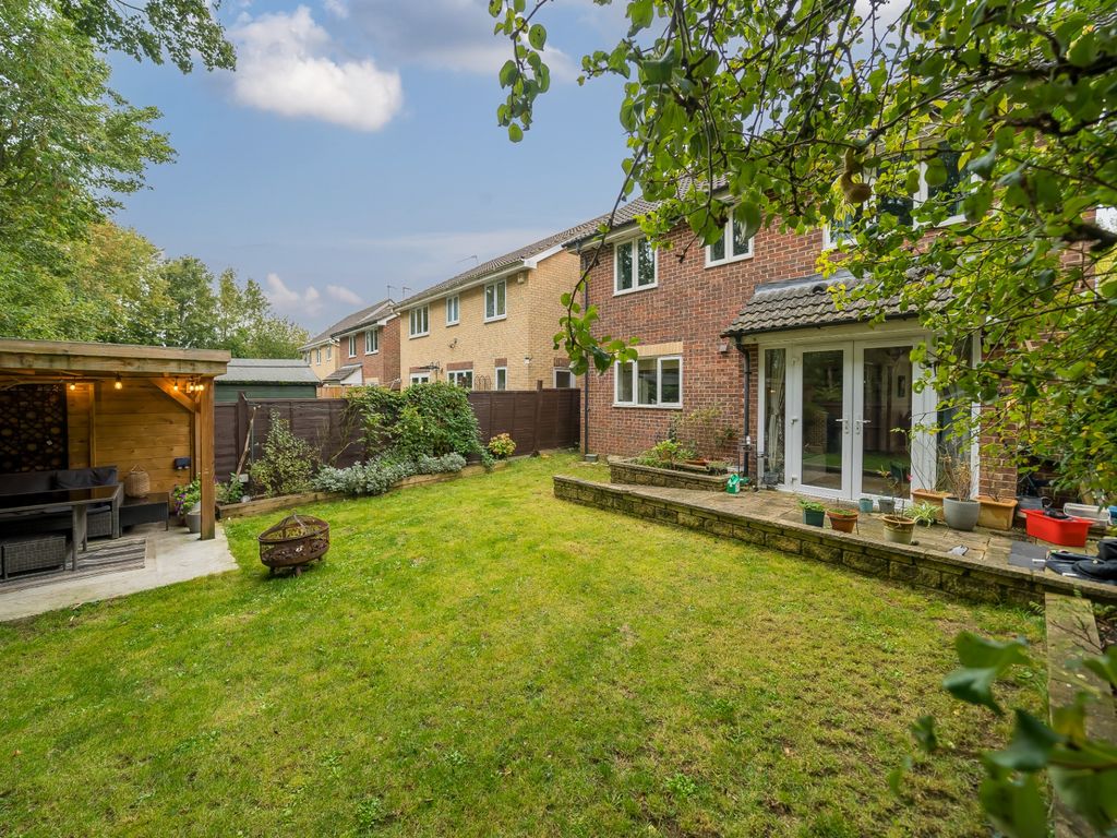 5 bed detached house for sale in Clover Gardens, Ludgershall, Andover SP11, £425,000