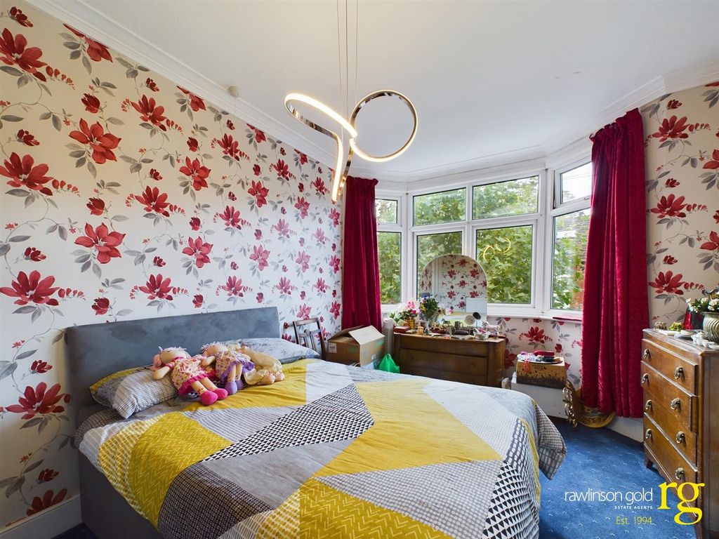 3 bed terraced house for sale in Drury Road, Harrow HA1, £575,000