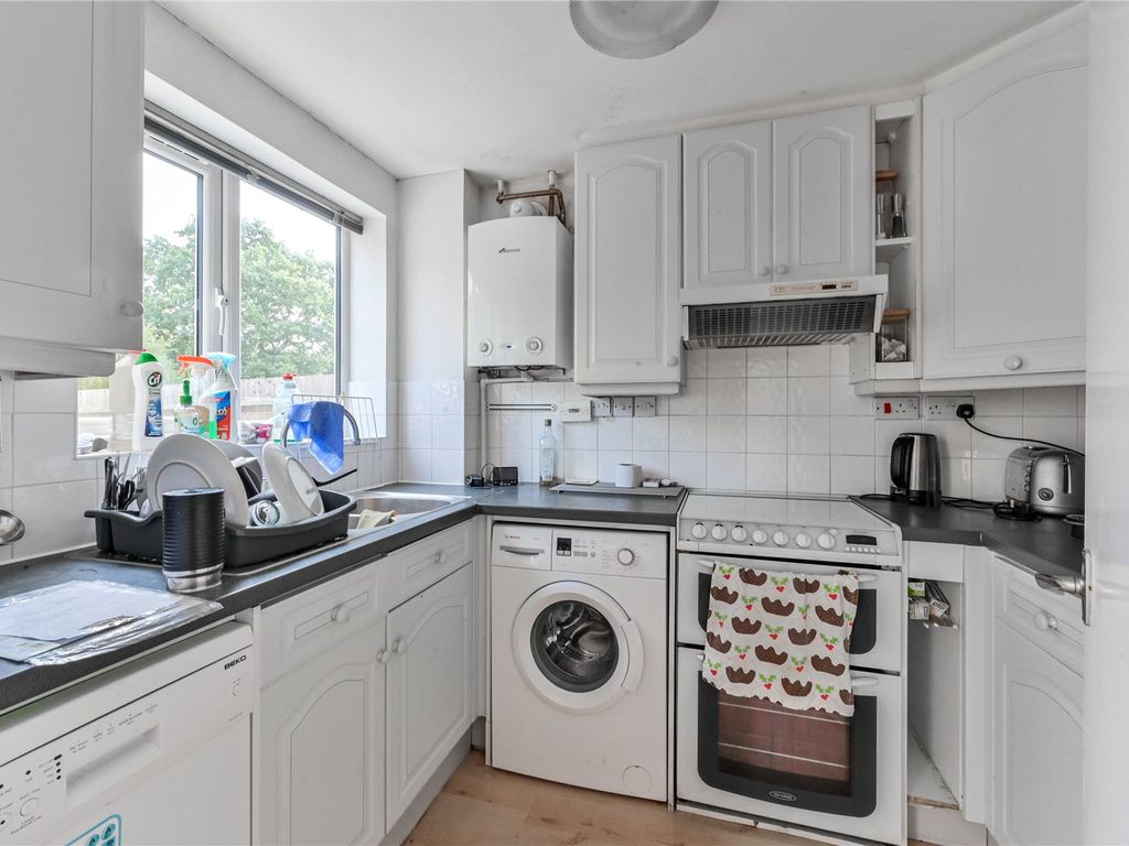 3 bed semi-detached house for sale in Marshalls Close, London N11, £520,000