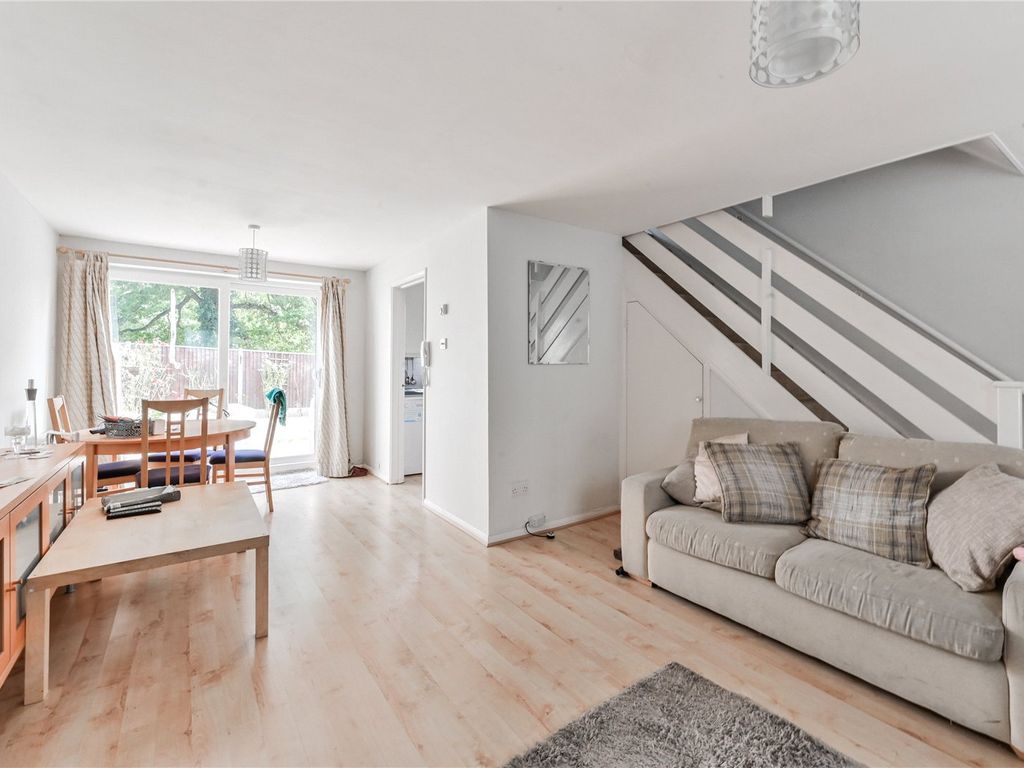 3 bed semi-detached house for sale in Marshalls Close, London N11, £520,000