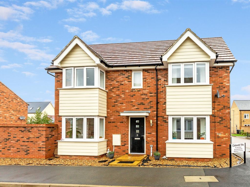 3 bed detached house for sale in Cotswold Way, Whitehouse, Milton Keynes MK8, £450,000