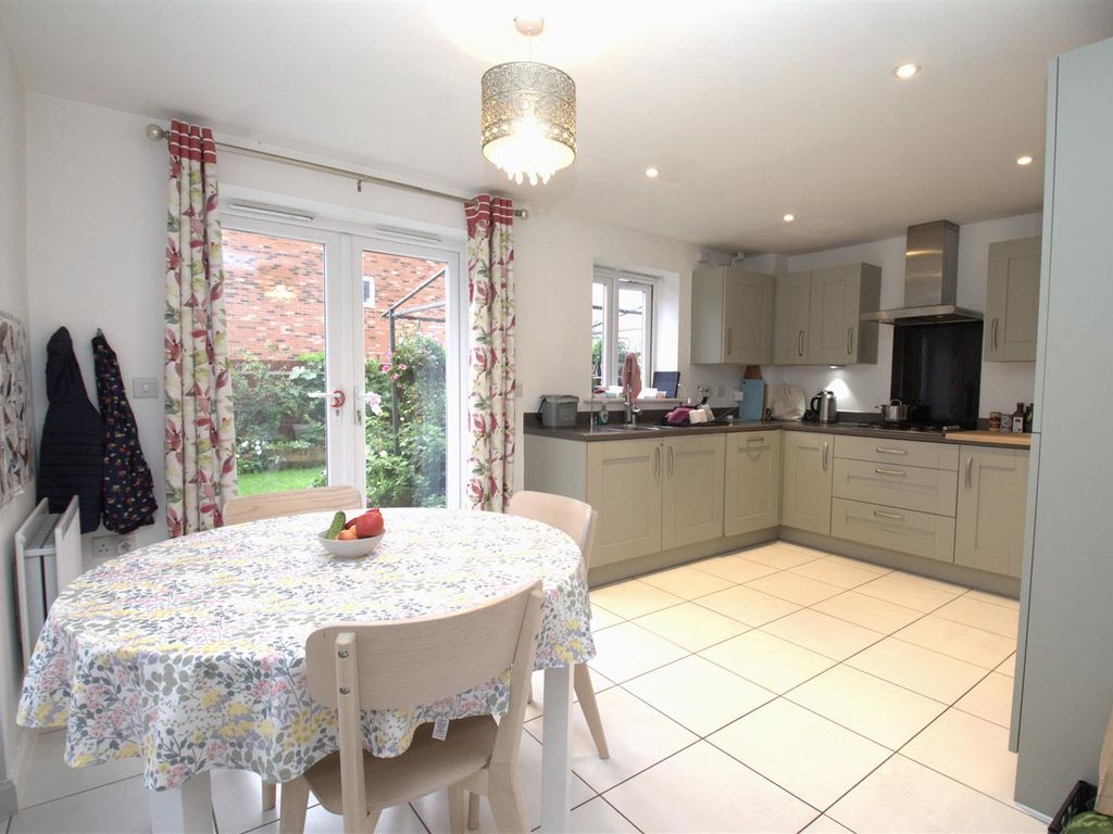 3 bed detached house for sale in Cotswold Way, Whitehouse, Milton Keynes MK8, £450,000