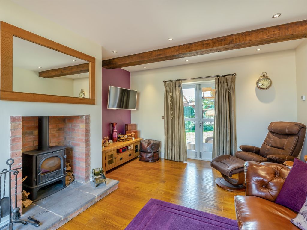 4 bed barn conversion for sale in West Lane, Seaton, Oakham LE15, £925,000