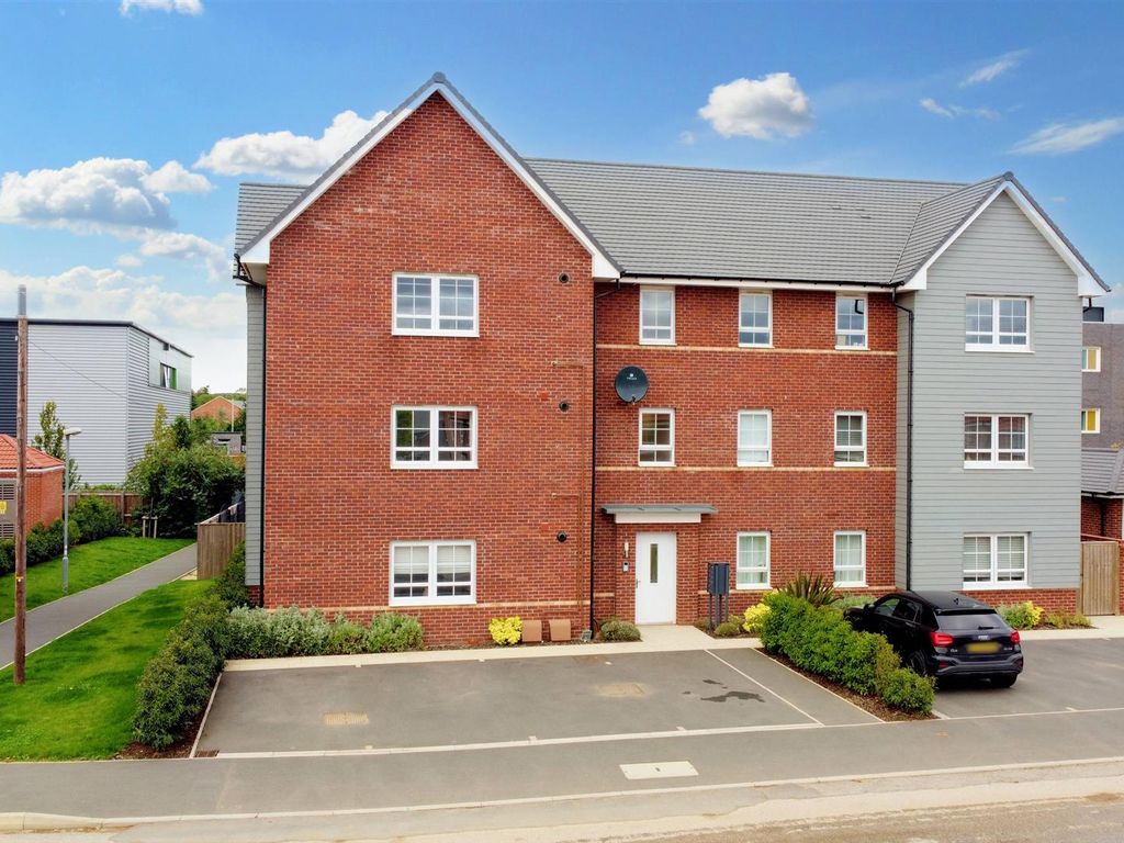 2 bed flat for sale in Regeneration Way, Beeston, Nottingham NG9, £209,995