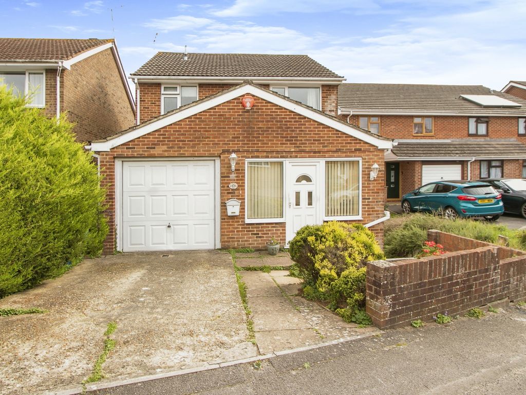 5 bed detached house for sale in Sandyhurst Close, Poole, Dorset BH17, £400,000