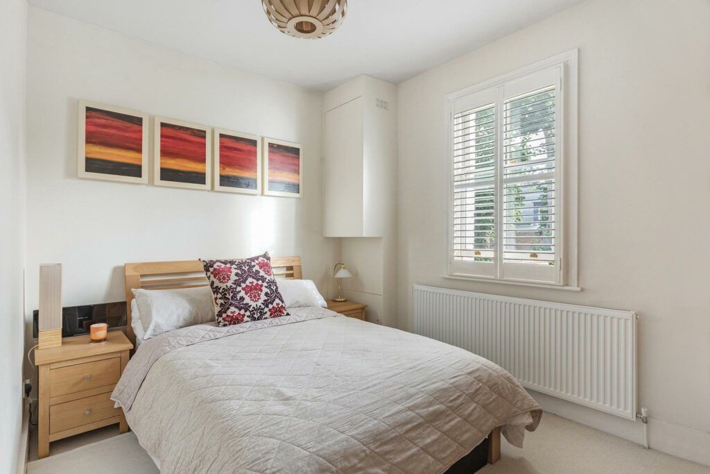 2 bed cottage for sale in Audley Road, Richmond TW10, £930,000