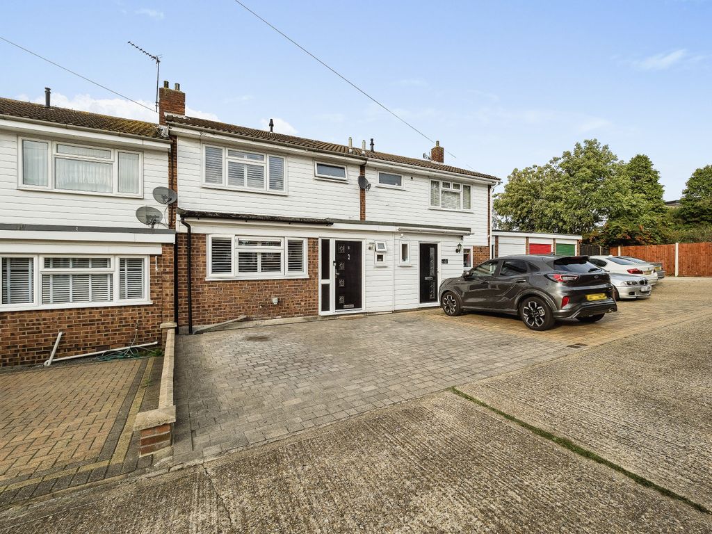 3 bed terraced house for sale in Goring Close, Romford, Essex RM5, £435,000