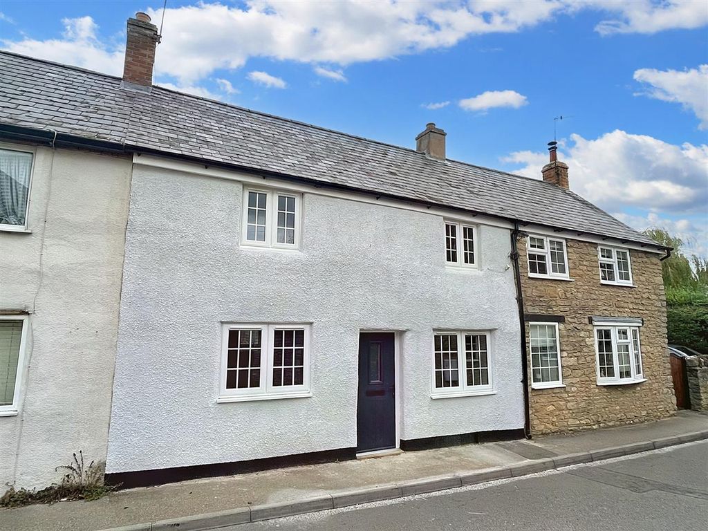 3 bed cottage for sale in Silver Street, Stevington, Bedford MK43, £350,000