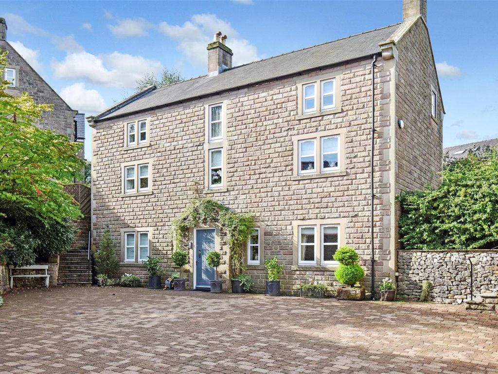 4 bed detached house for sale in Burbage Way, Buxton SK17, £599,950
