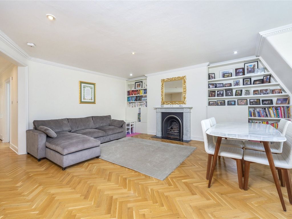 3 bed flat for sale in Hall Road, St John's Wood NW8, £1,150,000