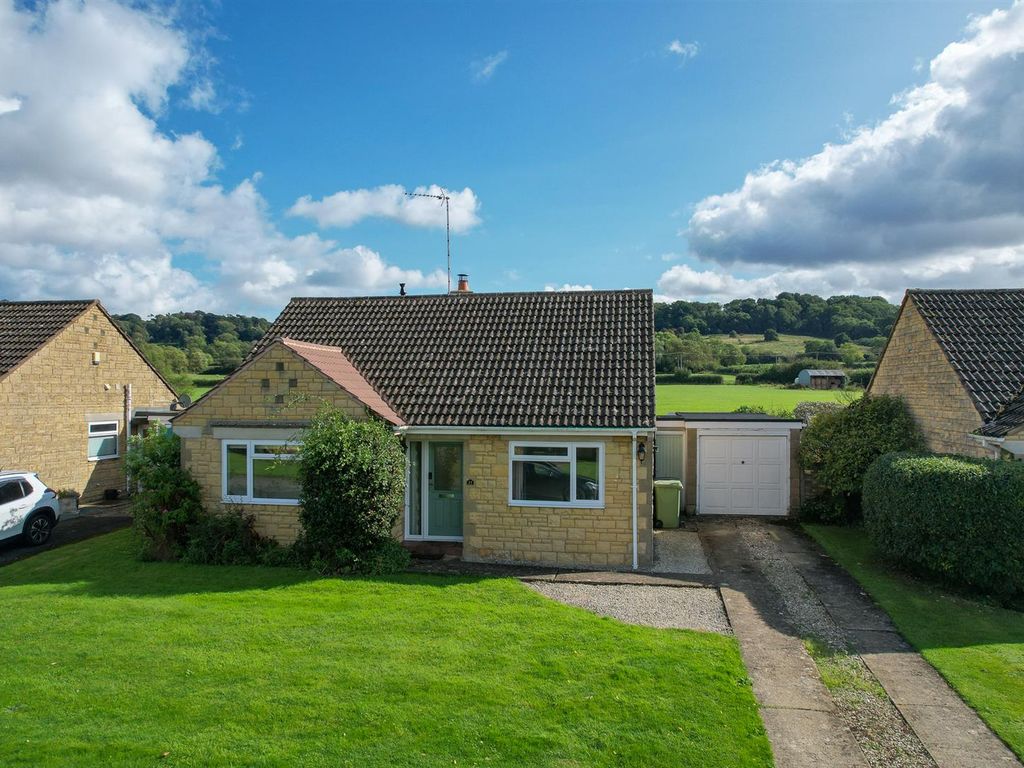 2 bed detached bungalow for sale in Ballards Close, Mickleton, Chipping Campden GL55, £400,000