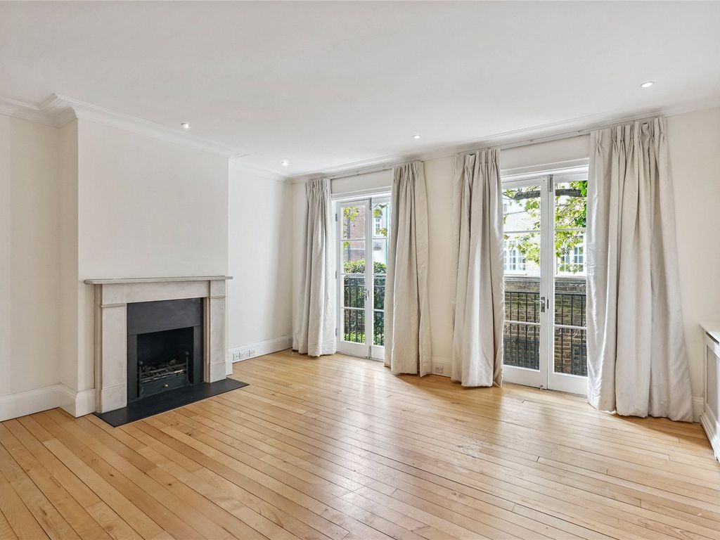 3 bed property to rent in Kent Yard, Knightsbridge SW7, £5,417 pcm