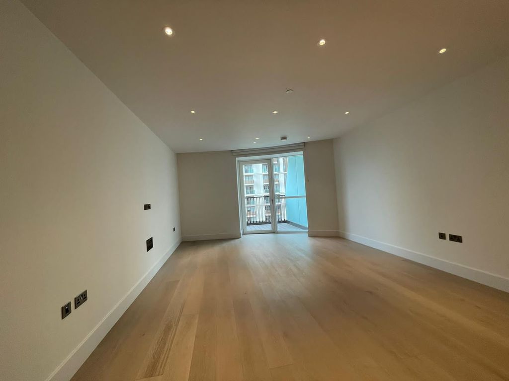 2 bed flat to rent in Cassini Apartments, Cascade Way, London, Greater London W12, £4,500 pcm