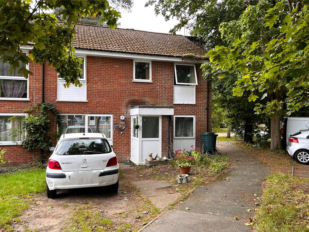 4 bed end terrace house for sale in Dawsmere Close, Camberley, Surrey GU15, £425,000