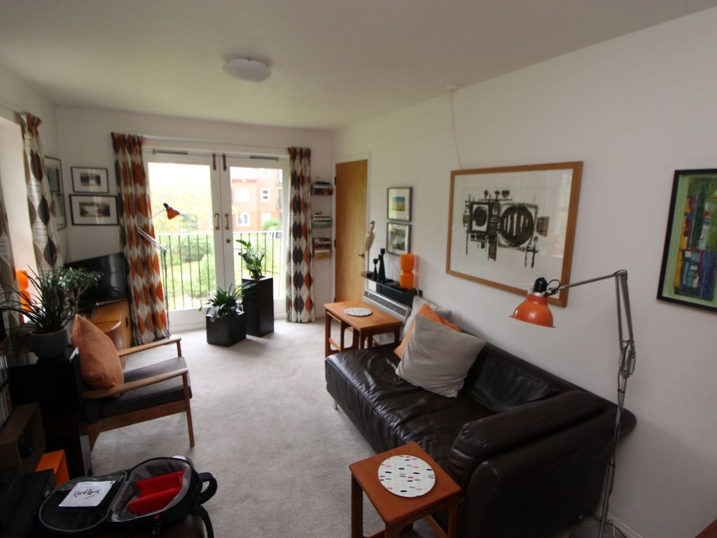 2 bed flat for sale in Waterside View, Chester, Cheshire CH1, £142,000