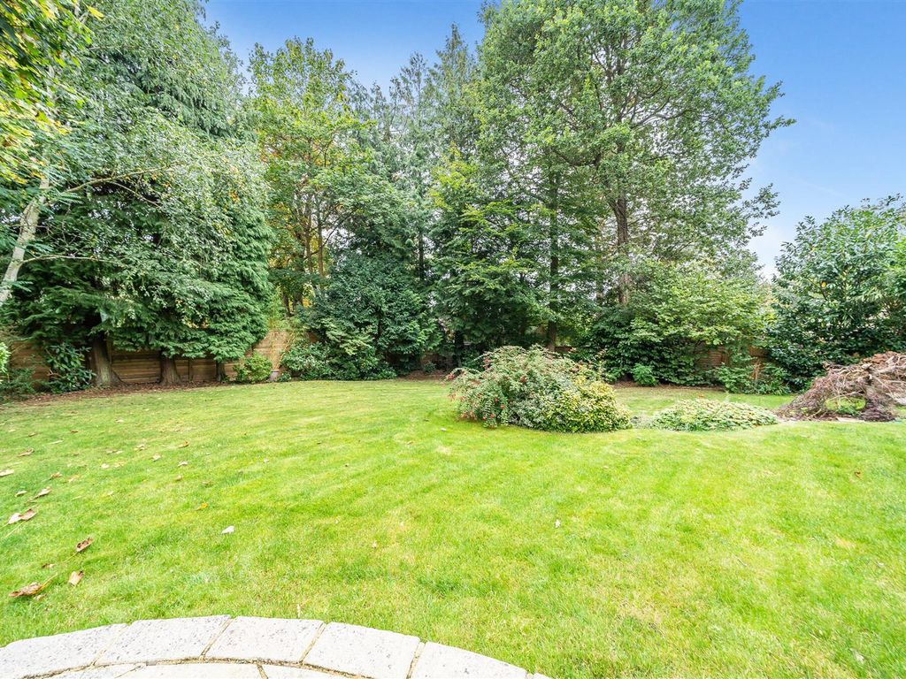 4 bed detached house for sale in Aldworth Gardens, Crowthorne, Berkshire RG45, £900,000