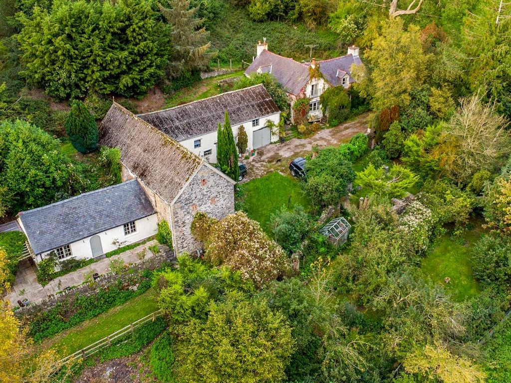 4 bed country house for sale in Dinbren, Llangollen LL20, £775,000