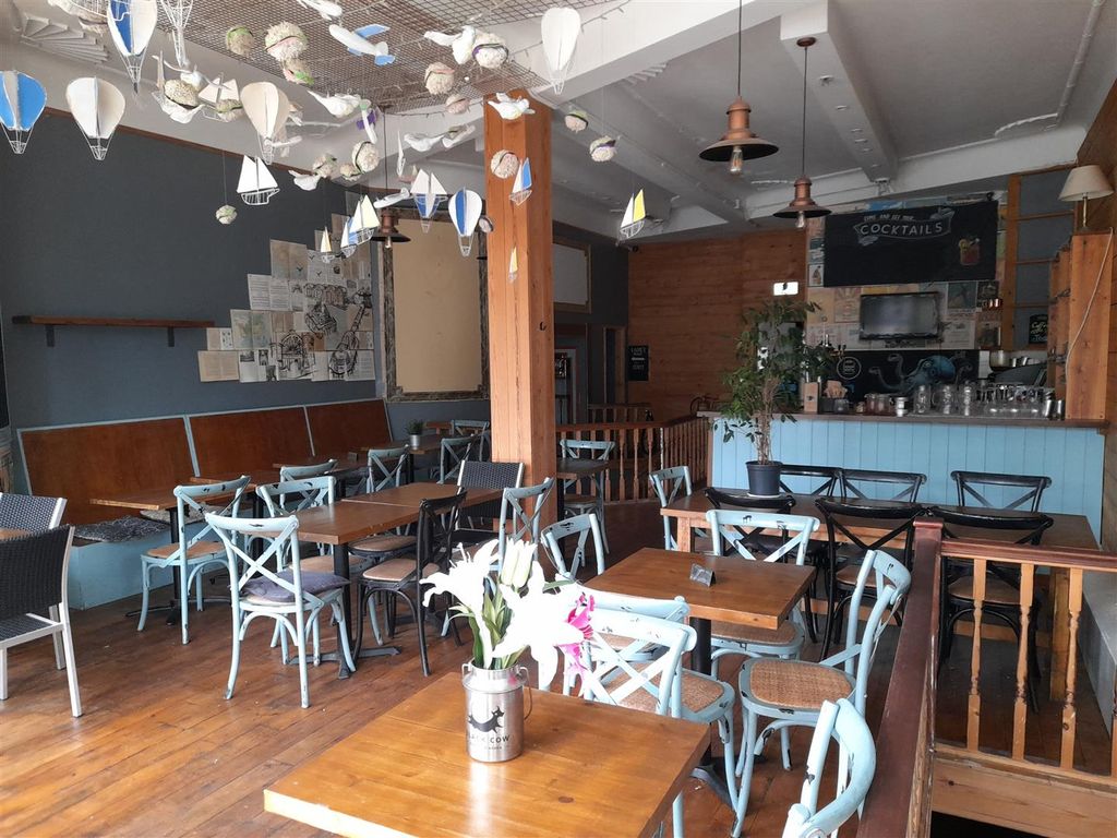 Restaurant/cafe to let in Bourne Avenue, Bournemouth BH2, £27,500 pa