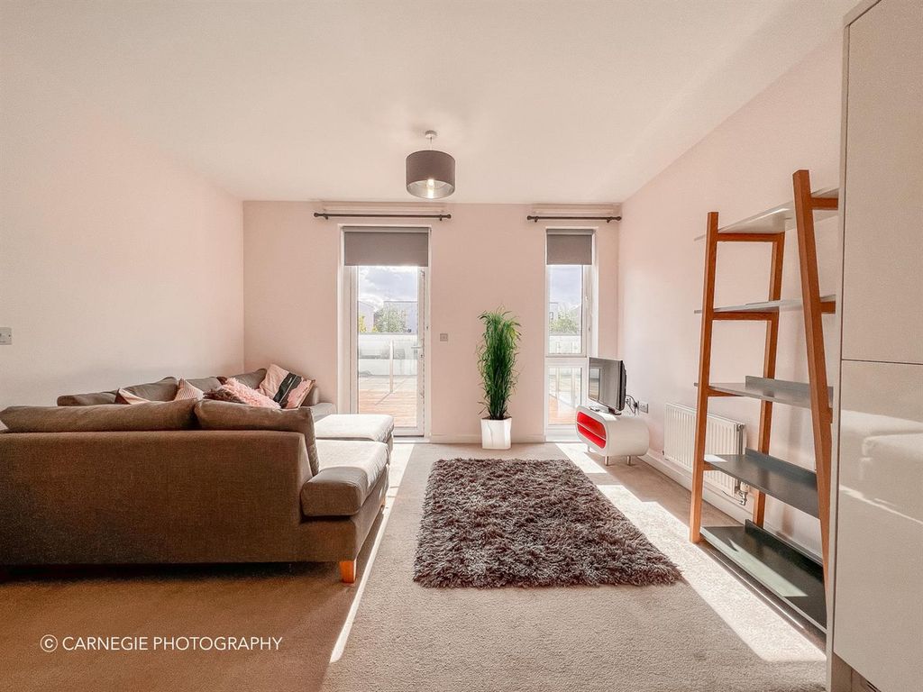 1 bed flat to rent in Penn Way, Welwyn Garden City AL7, £1,350 pcm