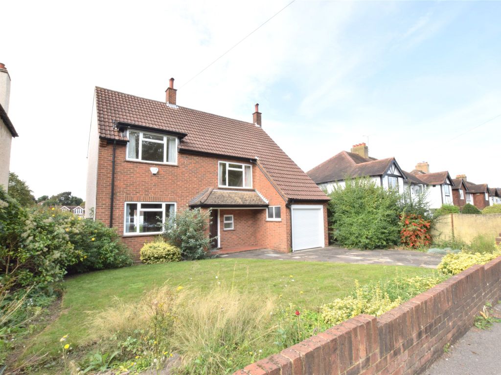 3 bed detached house for sale in Salisbury Road, Carshalton SM5, £775,000