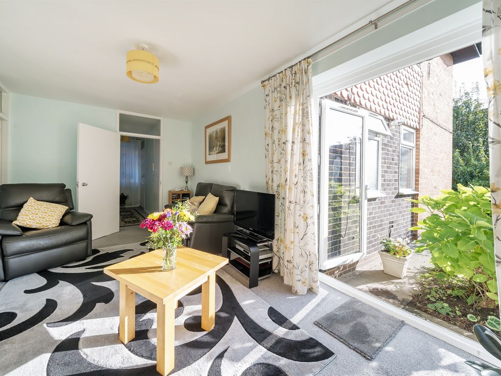 2 bed flat for sale in Bassingham Road, London SW18, £440,000