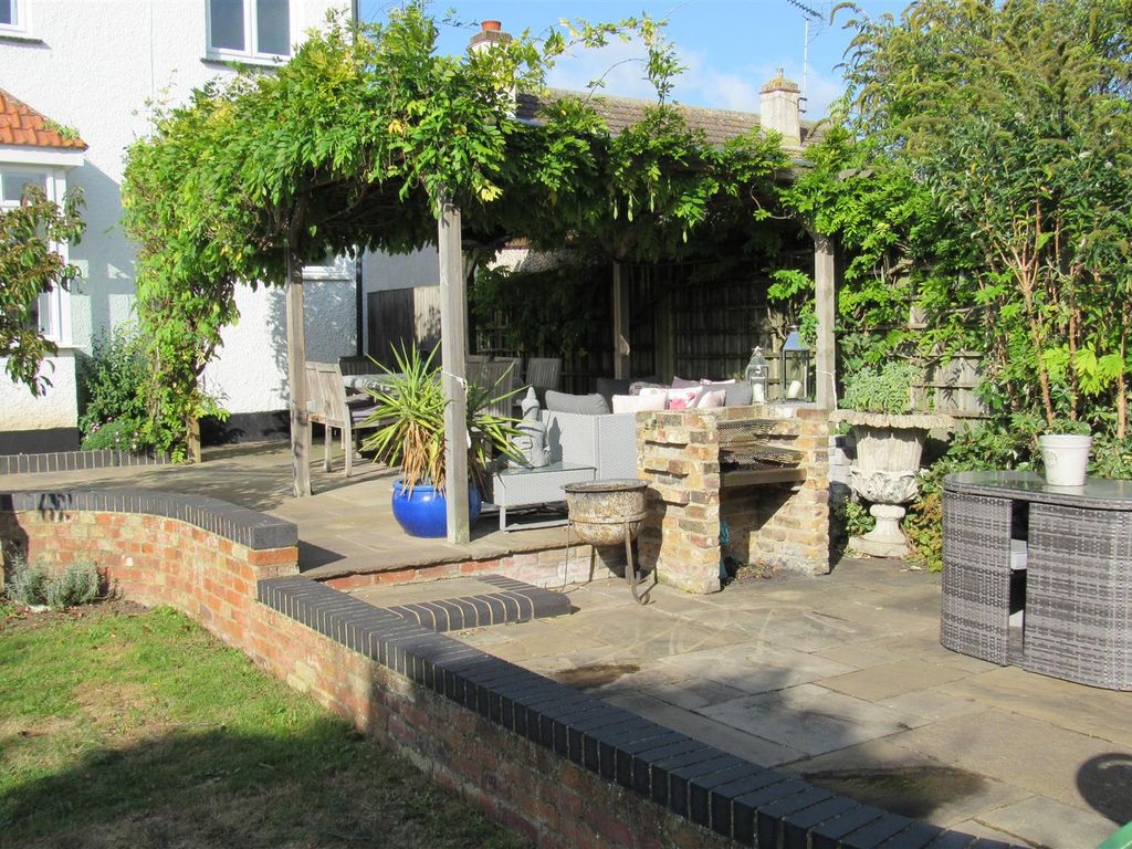 4 bed detached house for sale in Bournemouth Drive, Herne Bay CT6, £595,000