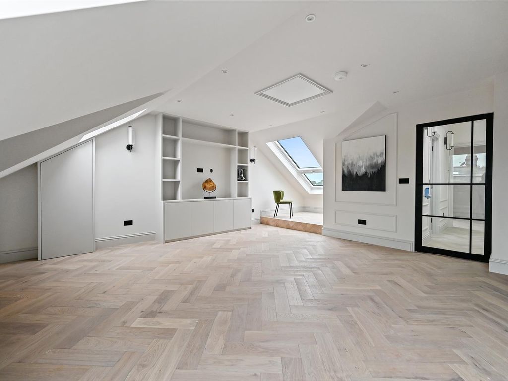 New home, 2 bed flat for sale in Grafton Road, London W3, £600,000