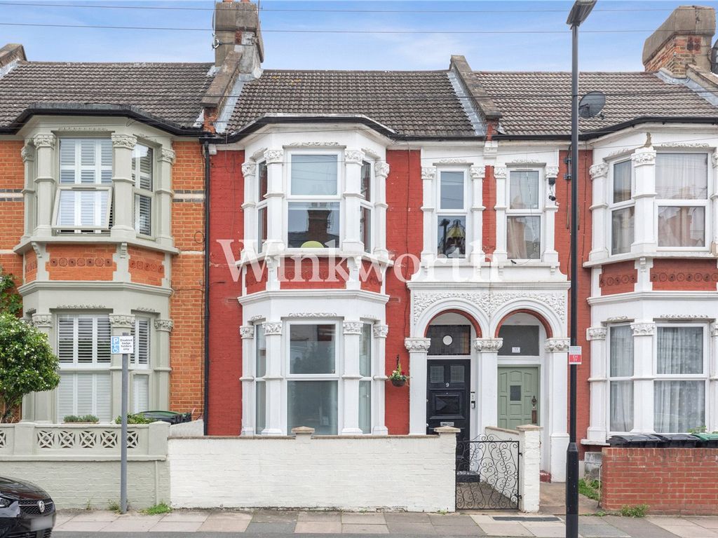 2 bed flat for sale in Etherley Road, London N15, £450,000