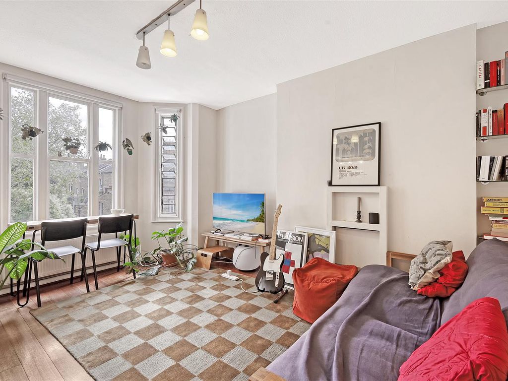 1 bed flat for sale in Taverner Square, Highbury Grange, London N5, £350,000