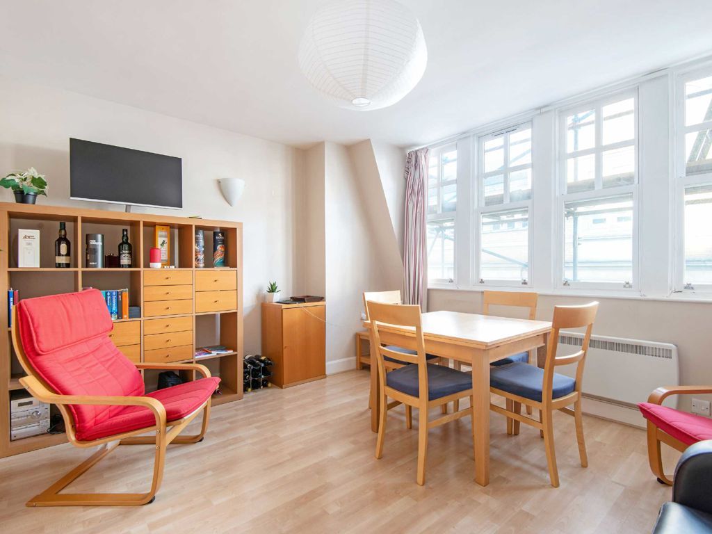 1 bed flat for sale in Furnival Street, London EC4A, £525,000