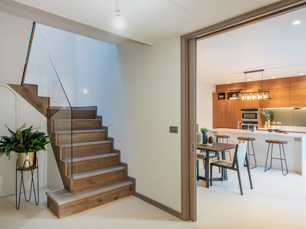 3 bed mews house for sale in Abbey Road, St. John's Wood NW8, £3,100,000