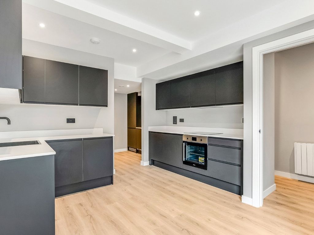 New home, 3 bed maisonette for sale in Golden Court, Cricklewood, London NW2, £900,000