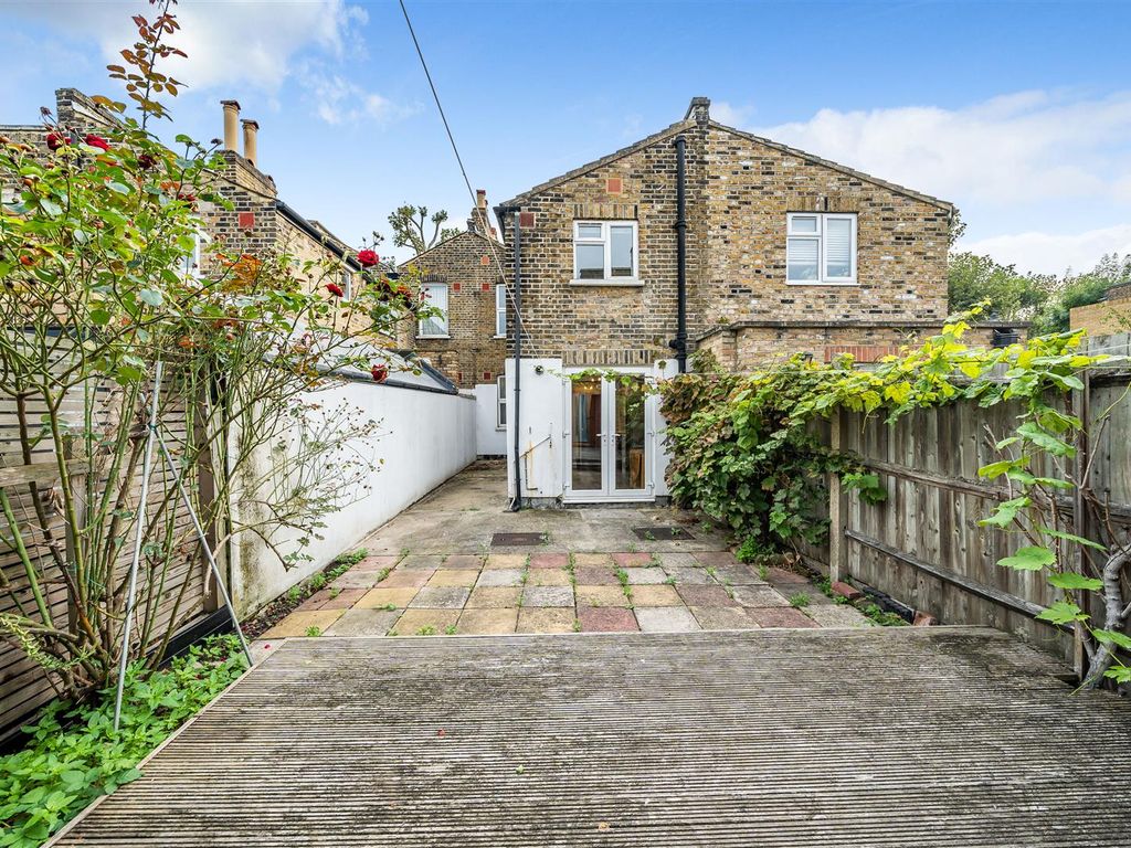 4 bed property for sale in Fort Road, Bermondsey SE1, £900,000