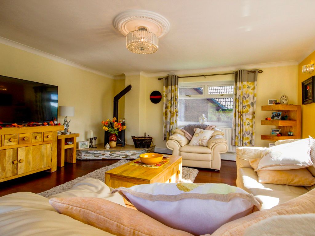 3 bed bungalow for sale in Lake View, Merthyr Road, Tafarnaubach, Tredegar NP22, £350,000