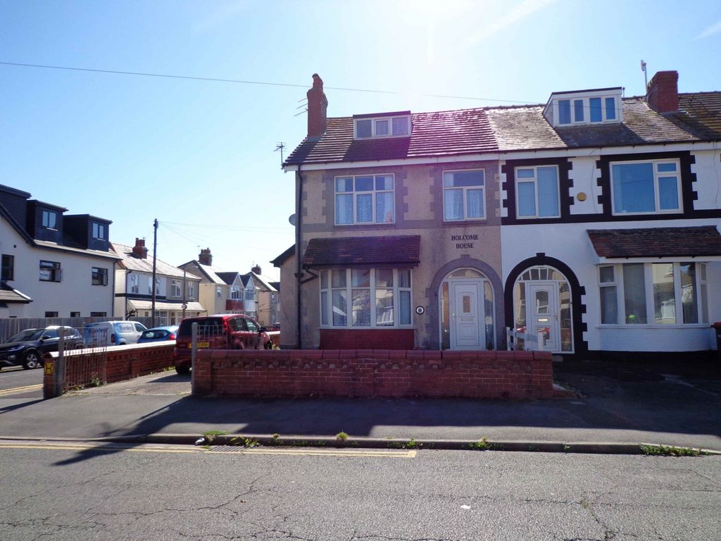 5 bed semi-detached house for sale in Beach Road, Blackpool FY5, £184,950