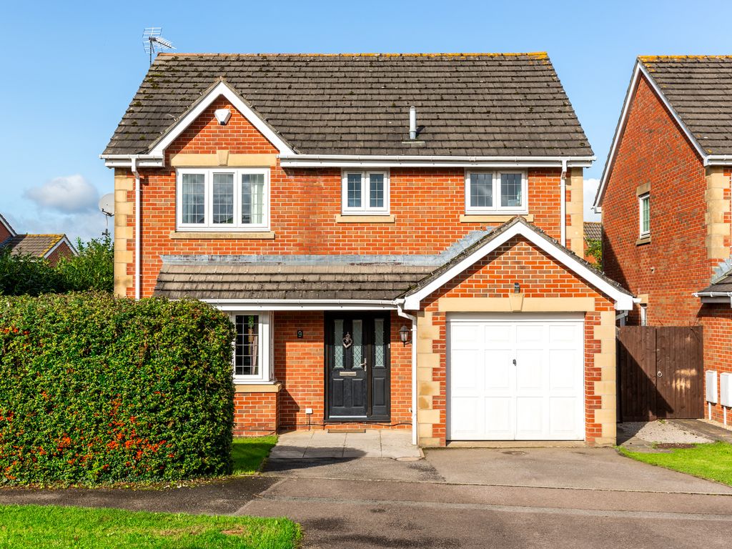 4 bed detached house for sale in Cherrington Drive, Abbeymead, Gloucester GL4, £425,000