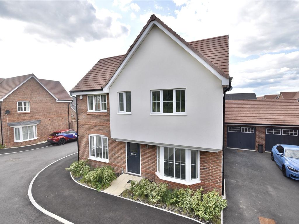 4 bed detached house for sale in Kingcup Meadow, Houghton Regis LU5, £480,000