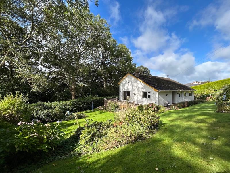 3 bed detached bungalow for sale in Iolyn Park, Henryd, Conwy LL32, £475,000