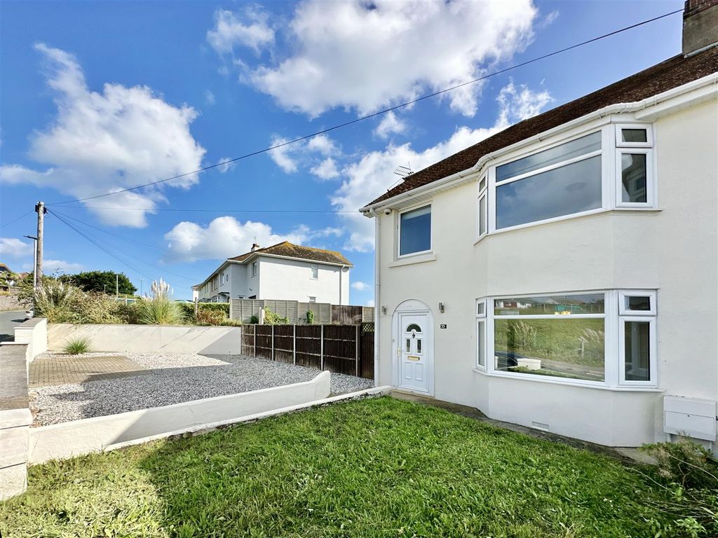 4 bed property for sale in Rea Barn Road, Brixham TQ5, £375,000